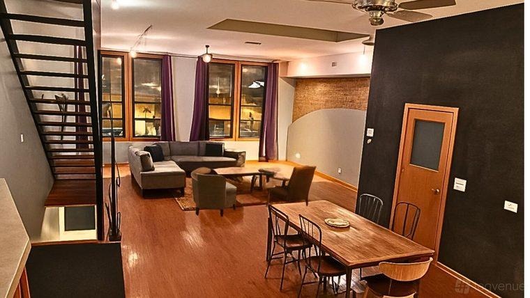 Spacious Loft at Lofty Wicker Park, Chicago