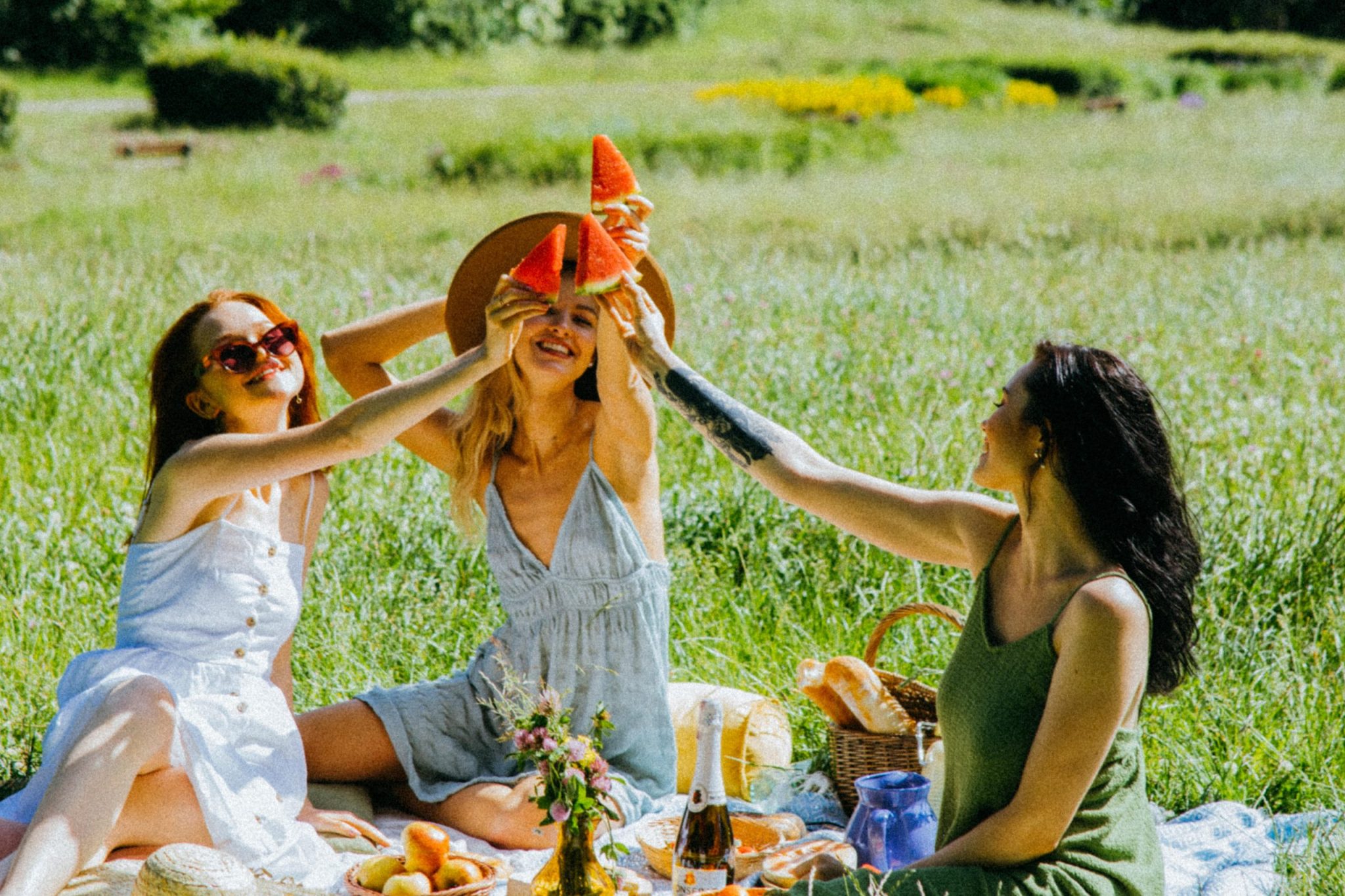picnic with your galentines inspo