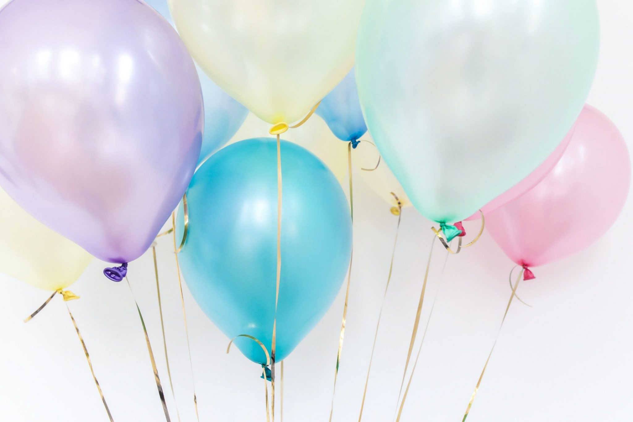 pastel balloons for a pastel baby shower