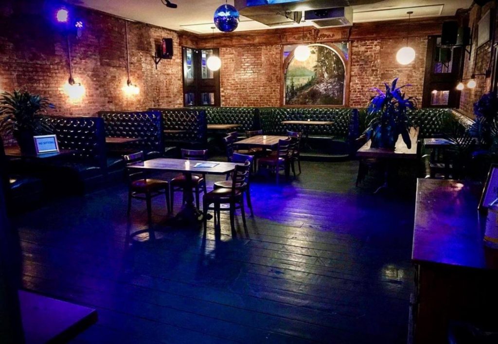 Crystal Lake Brooklyn offers a back lounge that is ideal for your dance party.