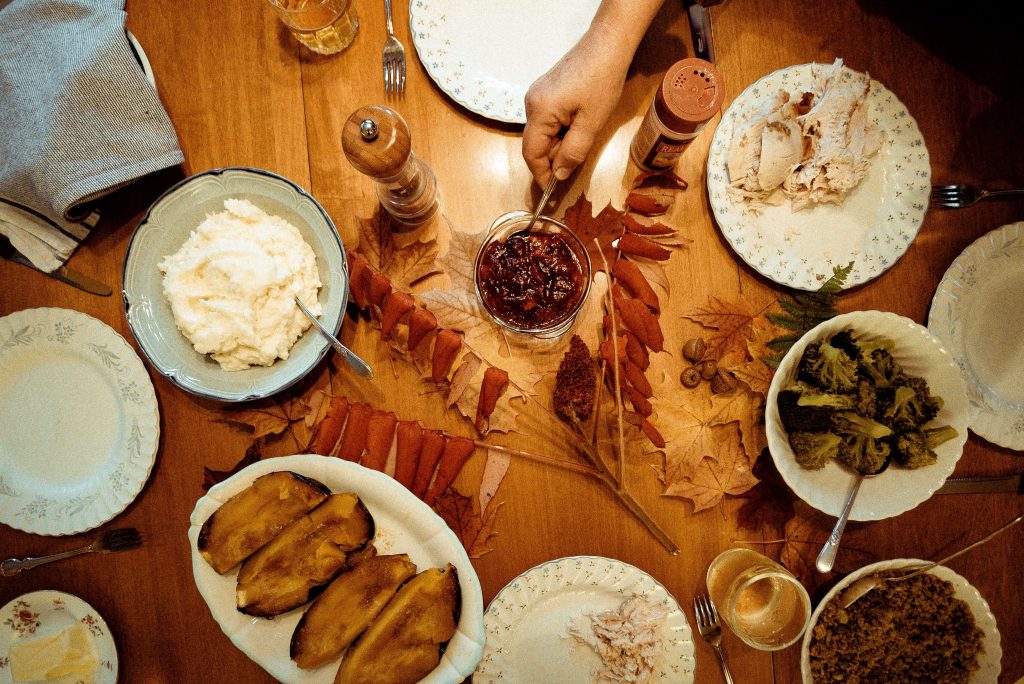 How to Plan the Perfect Friendsgiving Party