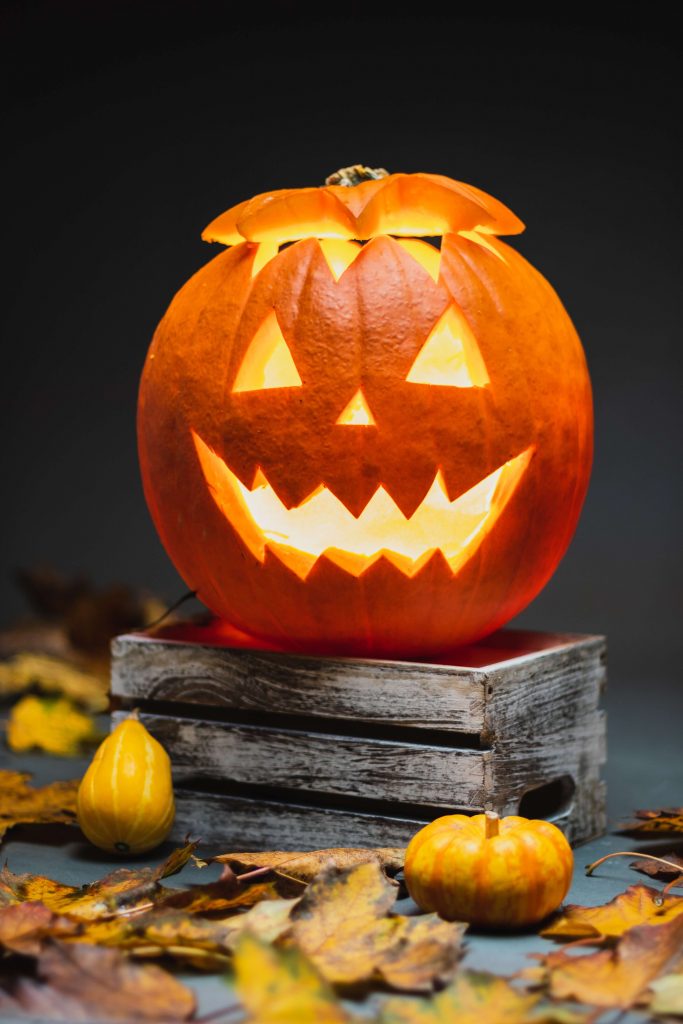 A Halloween pumpkin representing a Halloween-inspired quinceañera