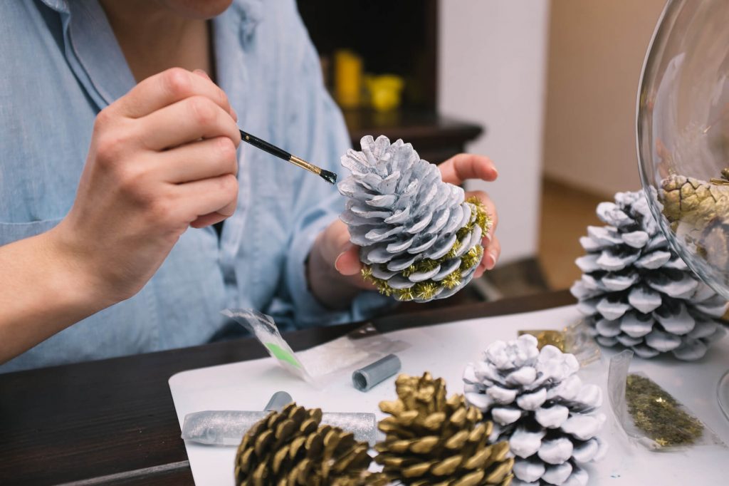 DIY Christmas decorations, Top Christmas Decorating Trends to Transform Your Office Party in 2024
