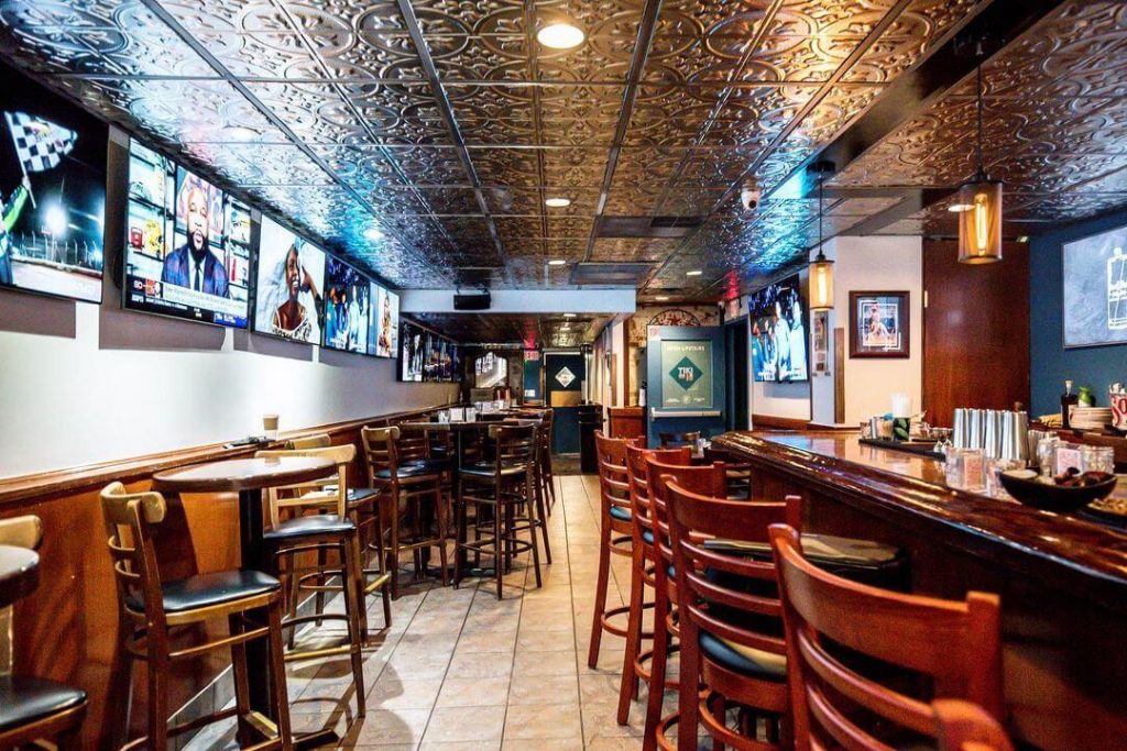 the games sports bar for happy hour in DC 