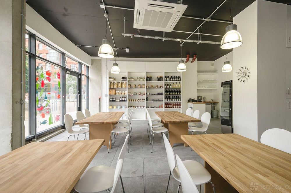 Jenius Social, Holloway