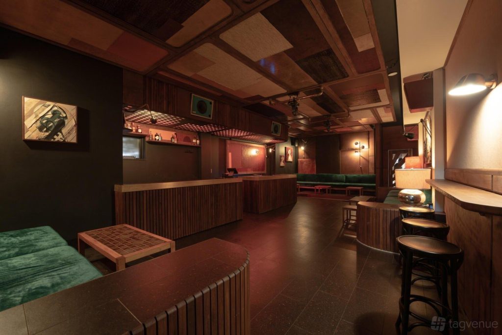 Loom Lounge, Crows Nest.