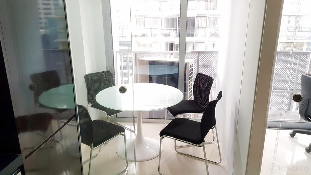 EZCO WORKSPACE @ EON SHENTON