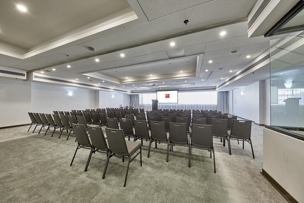 Ibis Perth