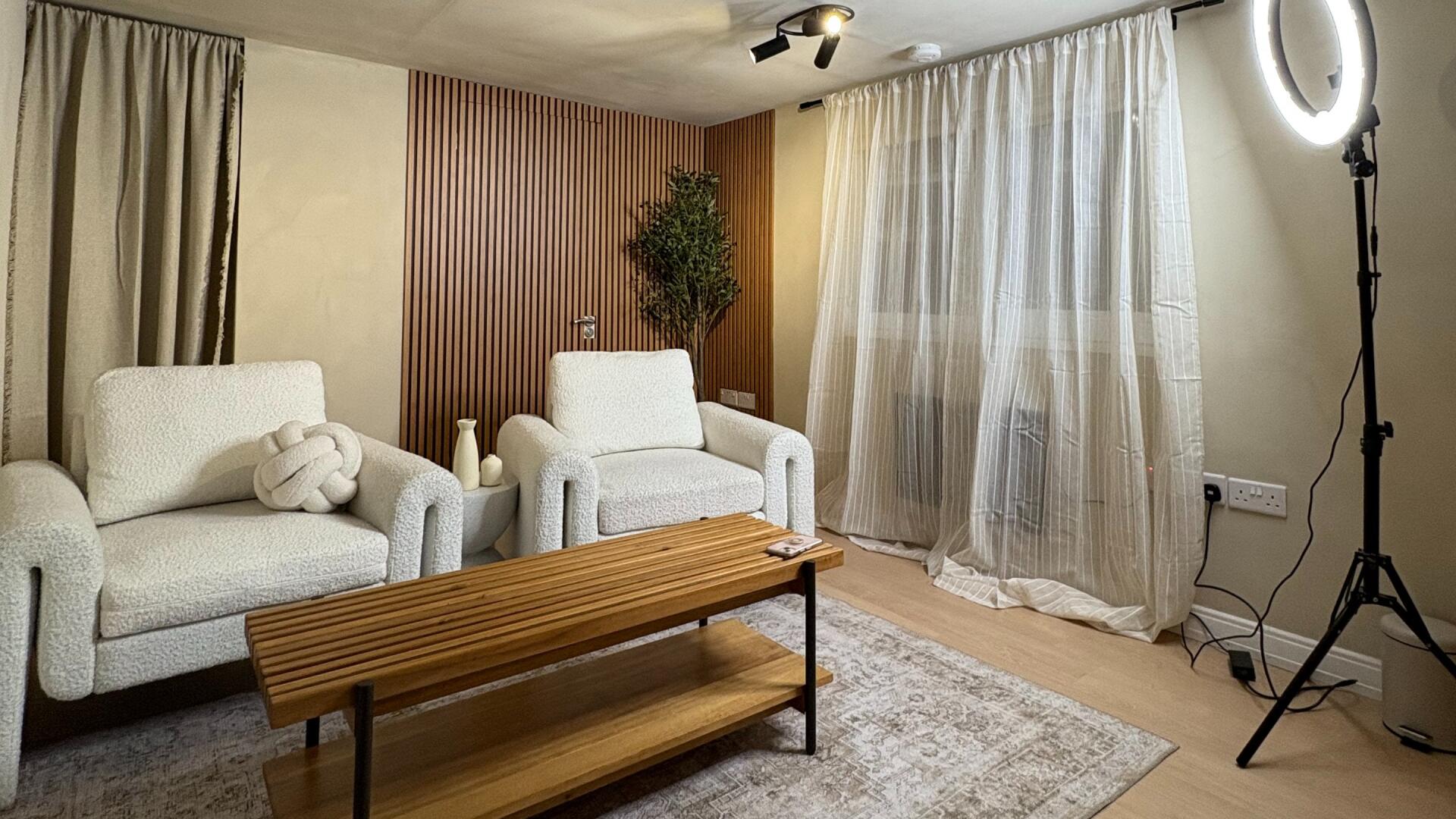 Photo Shoot Locations for Hire in Reading