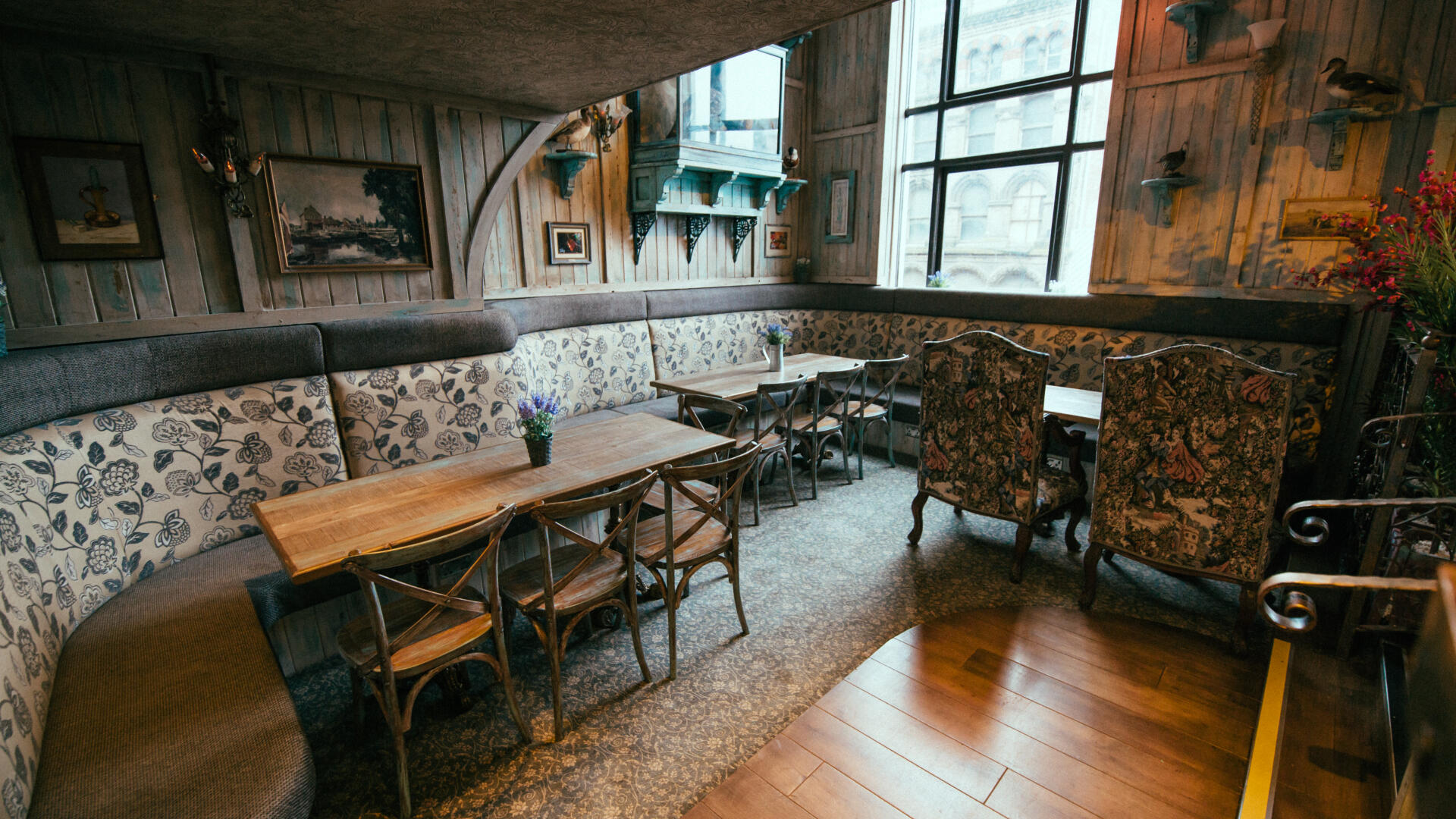 Hen Party Venues for Hire in Belfast