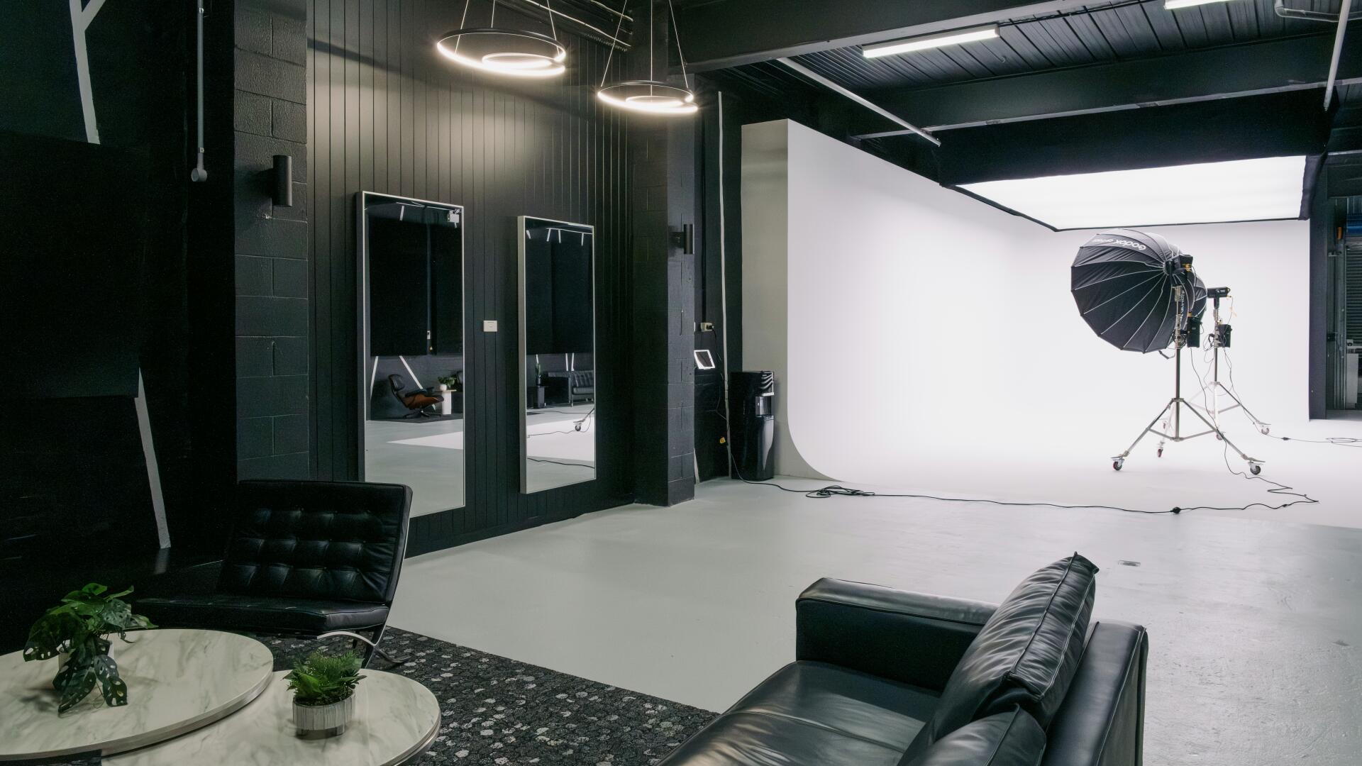 Music Video Shoot Locations for Rent in Mississauga, ON