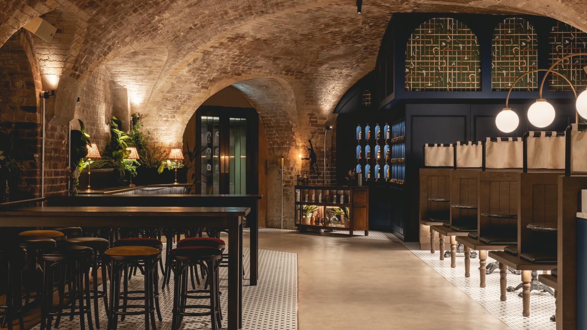 Restaurants with Private Rooms for Rent near Boat Quay, Singapore