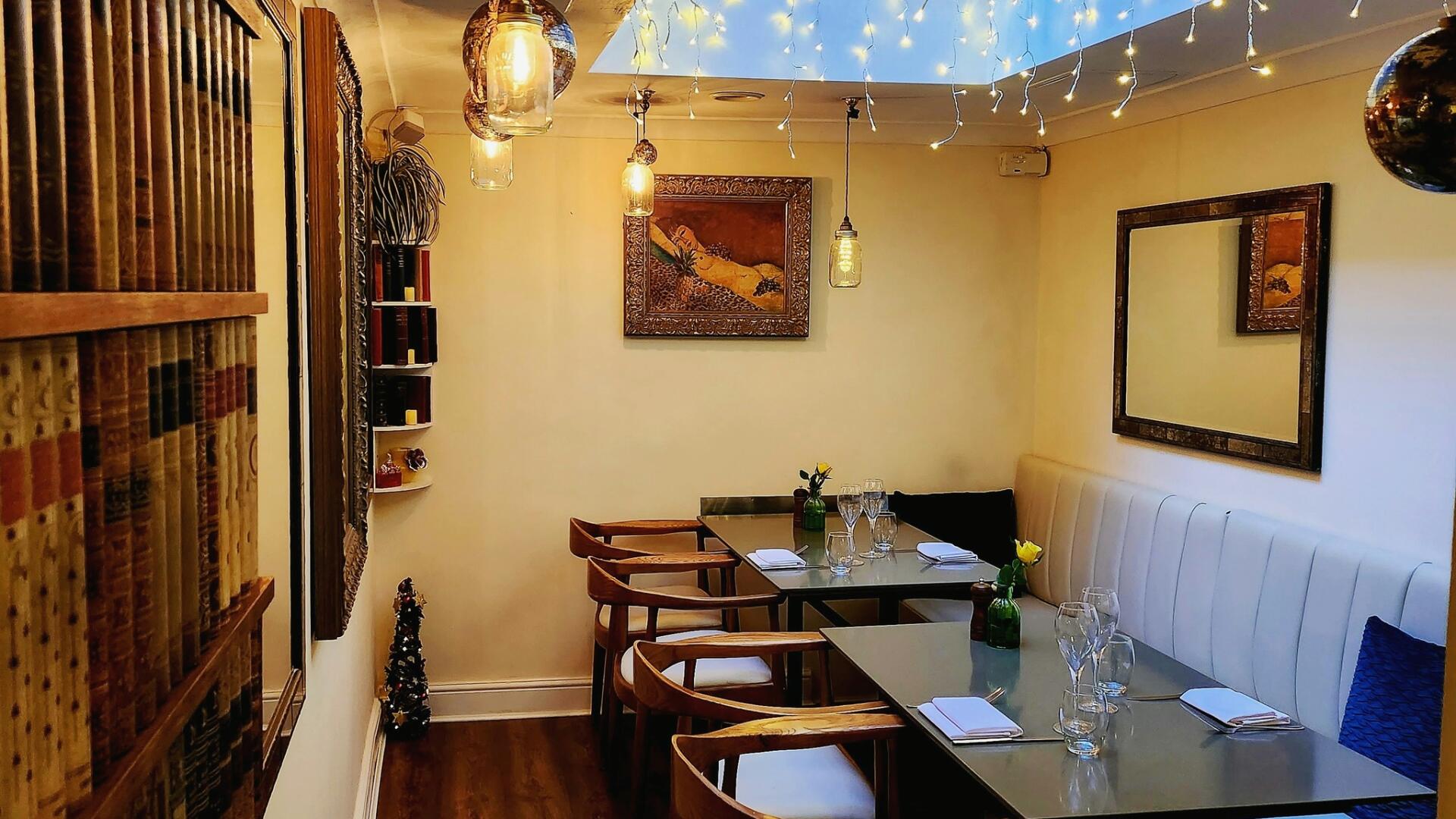 Restaurants with Private Rooms for Rent in Somerset, Singapore