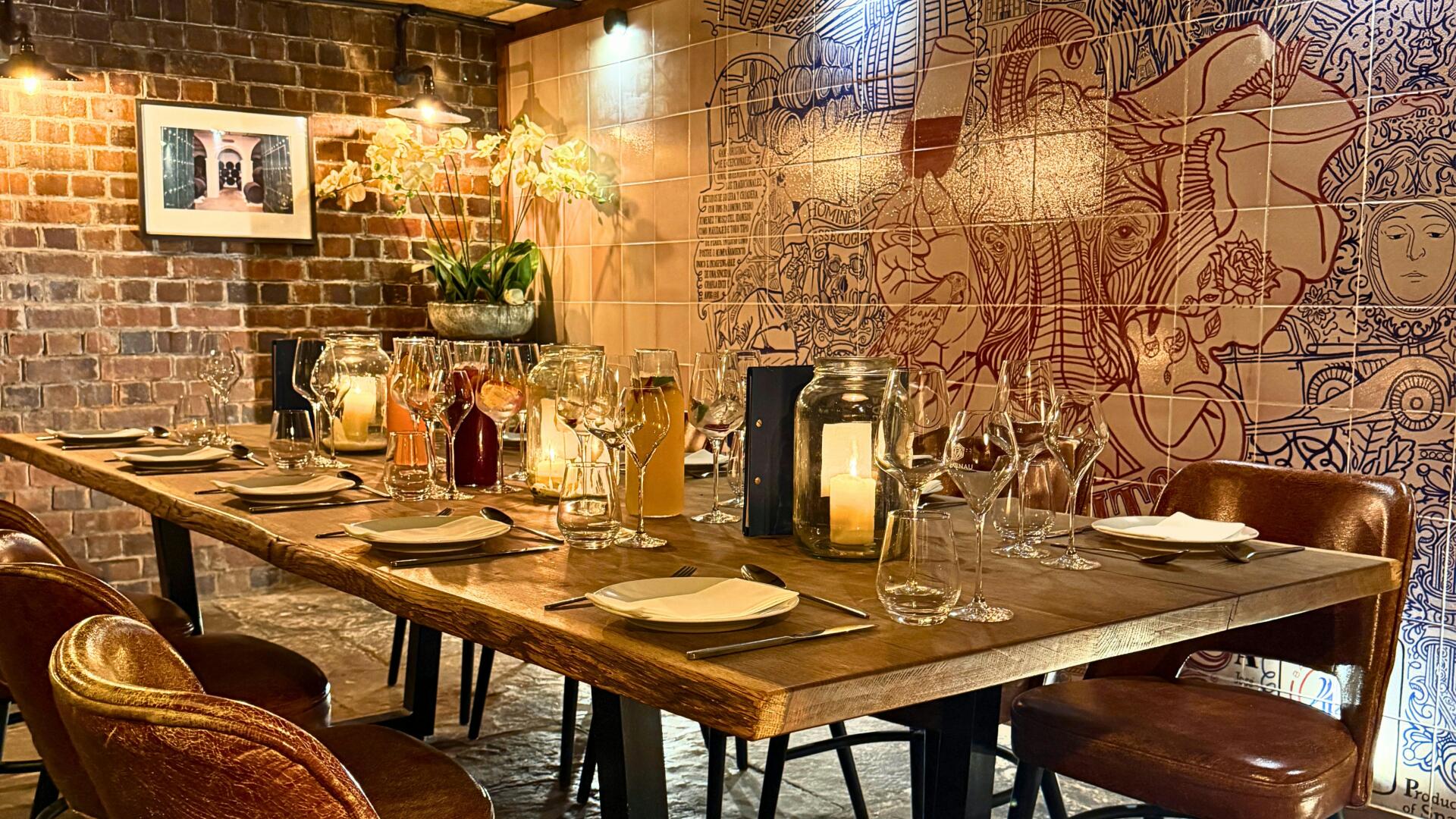 Restaurants with Private Rooms for Rent near Victoria, Singapore