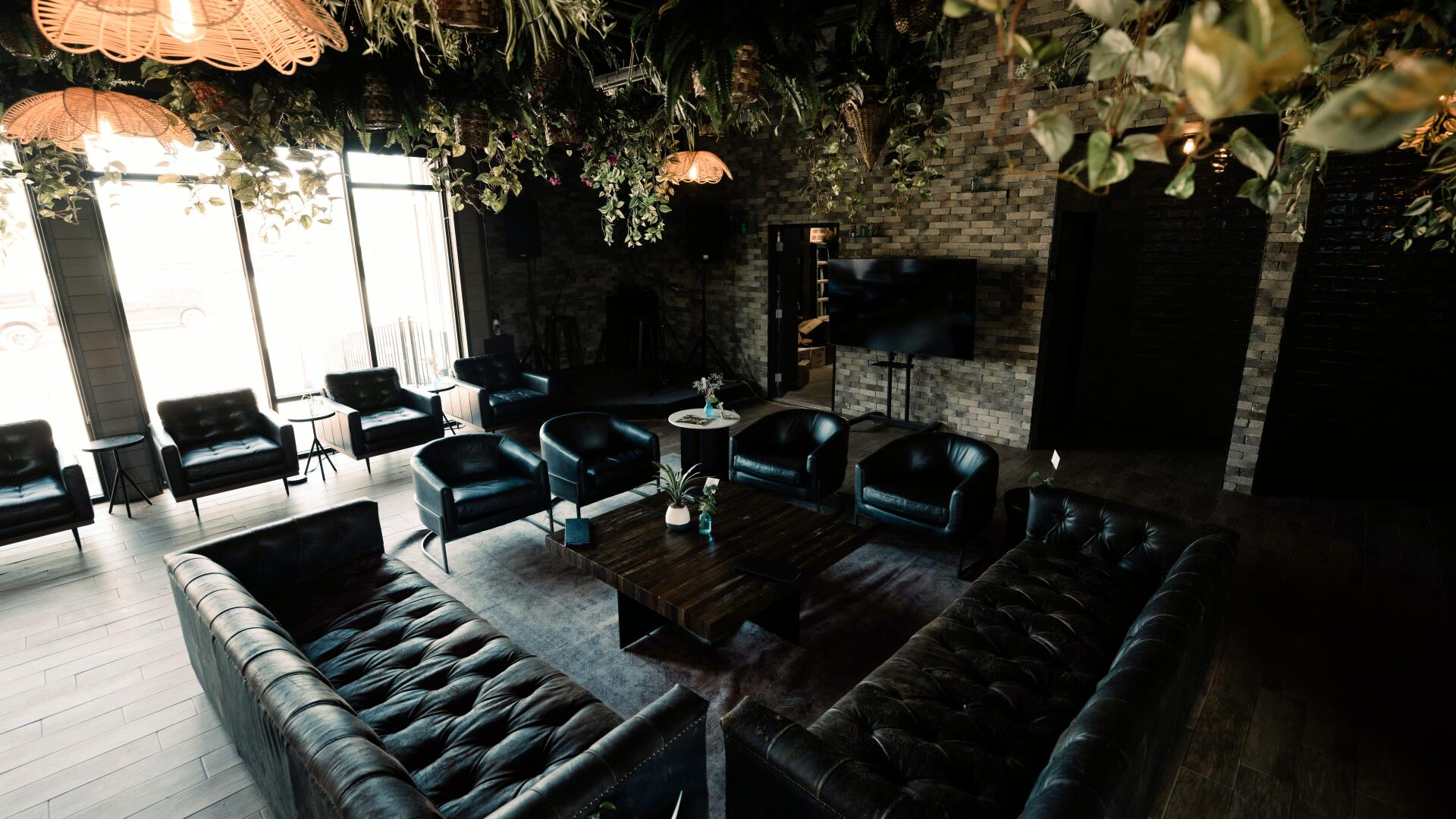 Lounges for Rent in Austin, TX