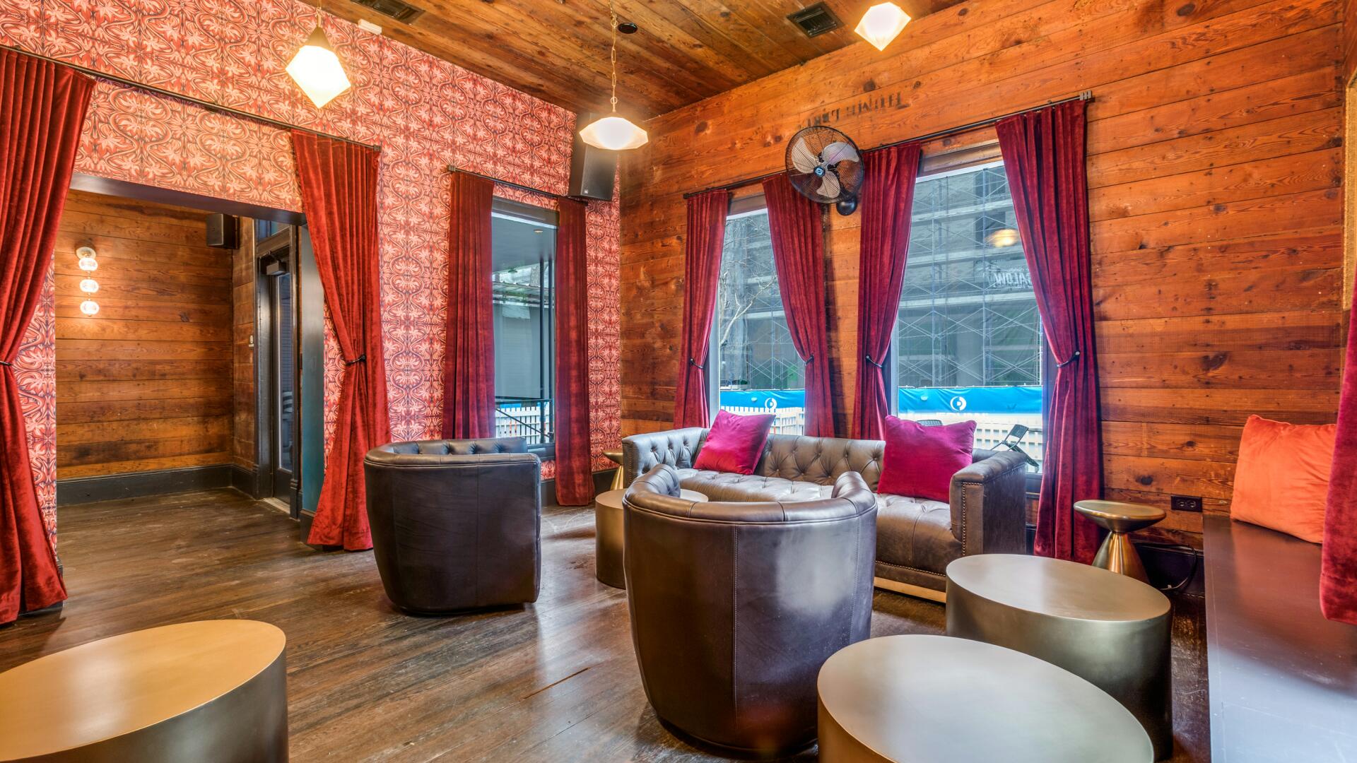 Lounges for Rent in Dallas, TX
