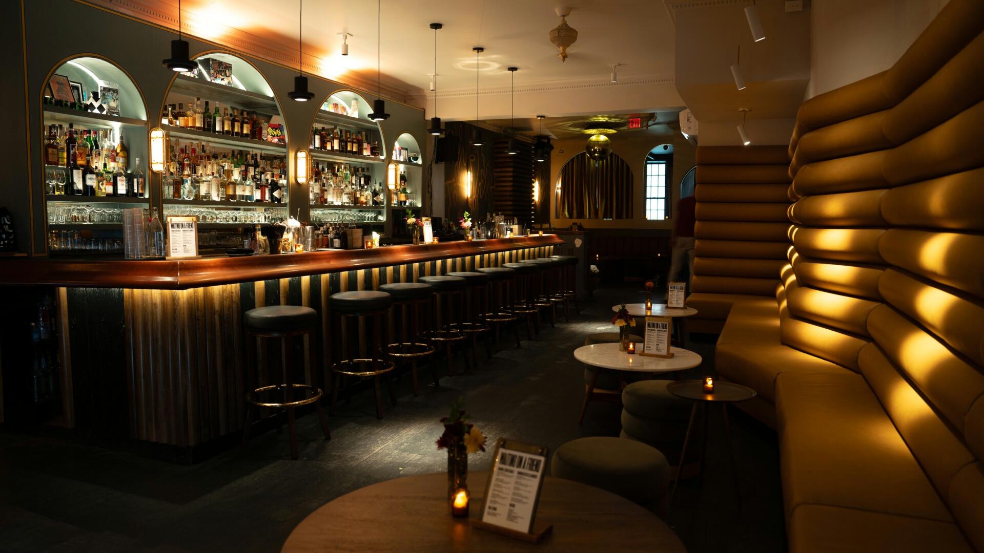 Lounges for Rent in Toronto, ON