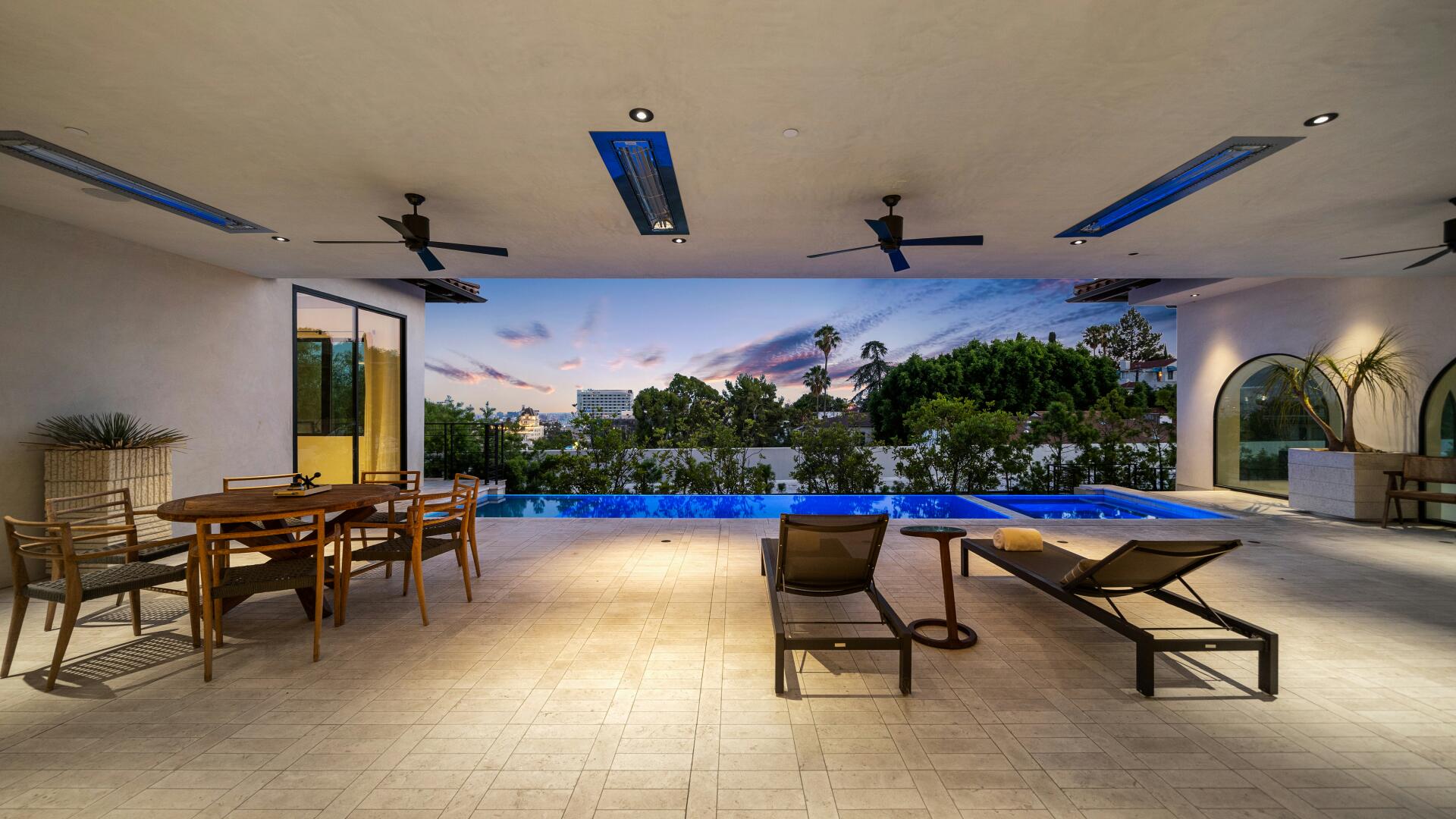 Pool Party Venues to Book in Fresno, CA