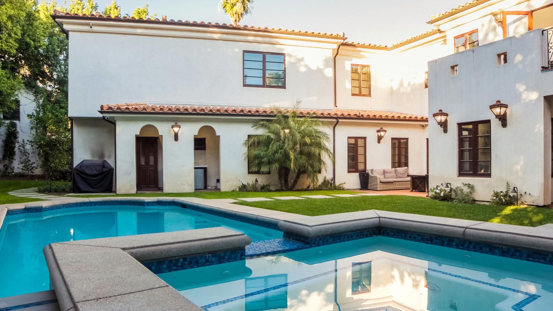 Pool Party Venues to Book in Los Angeles, CA