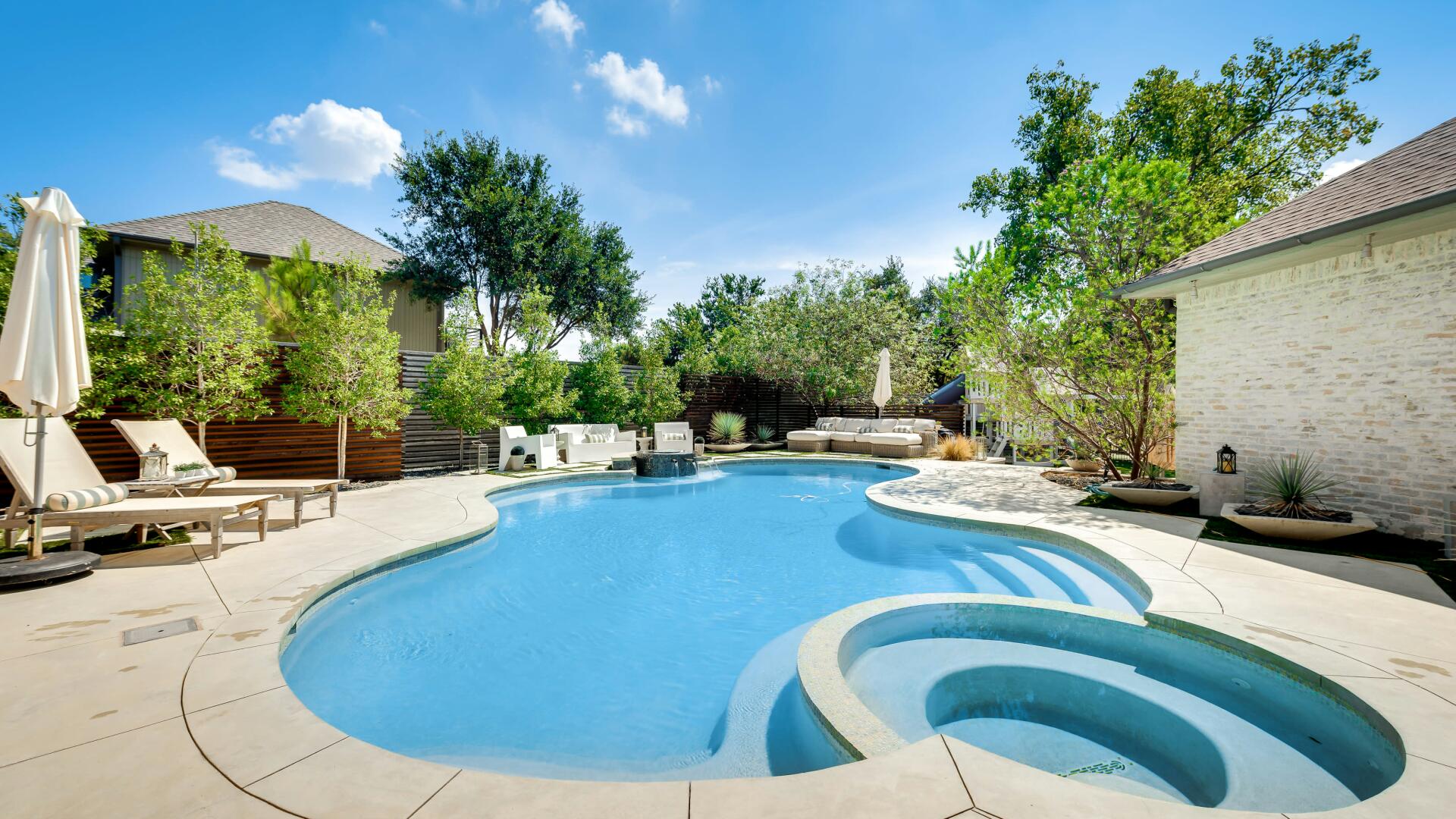Backyard Venues for Rent in Atlanta, GA