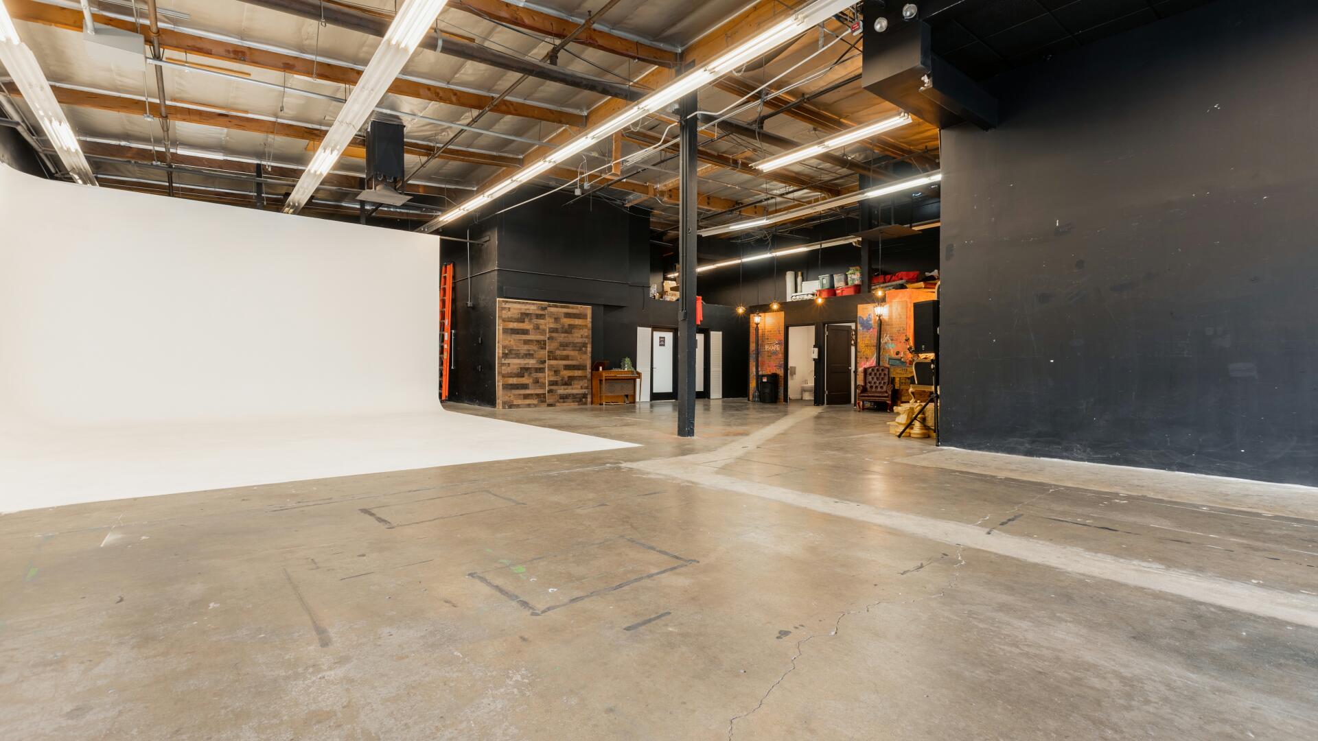 Daylight Studios for Rent in Burbank, CA