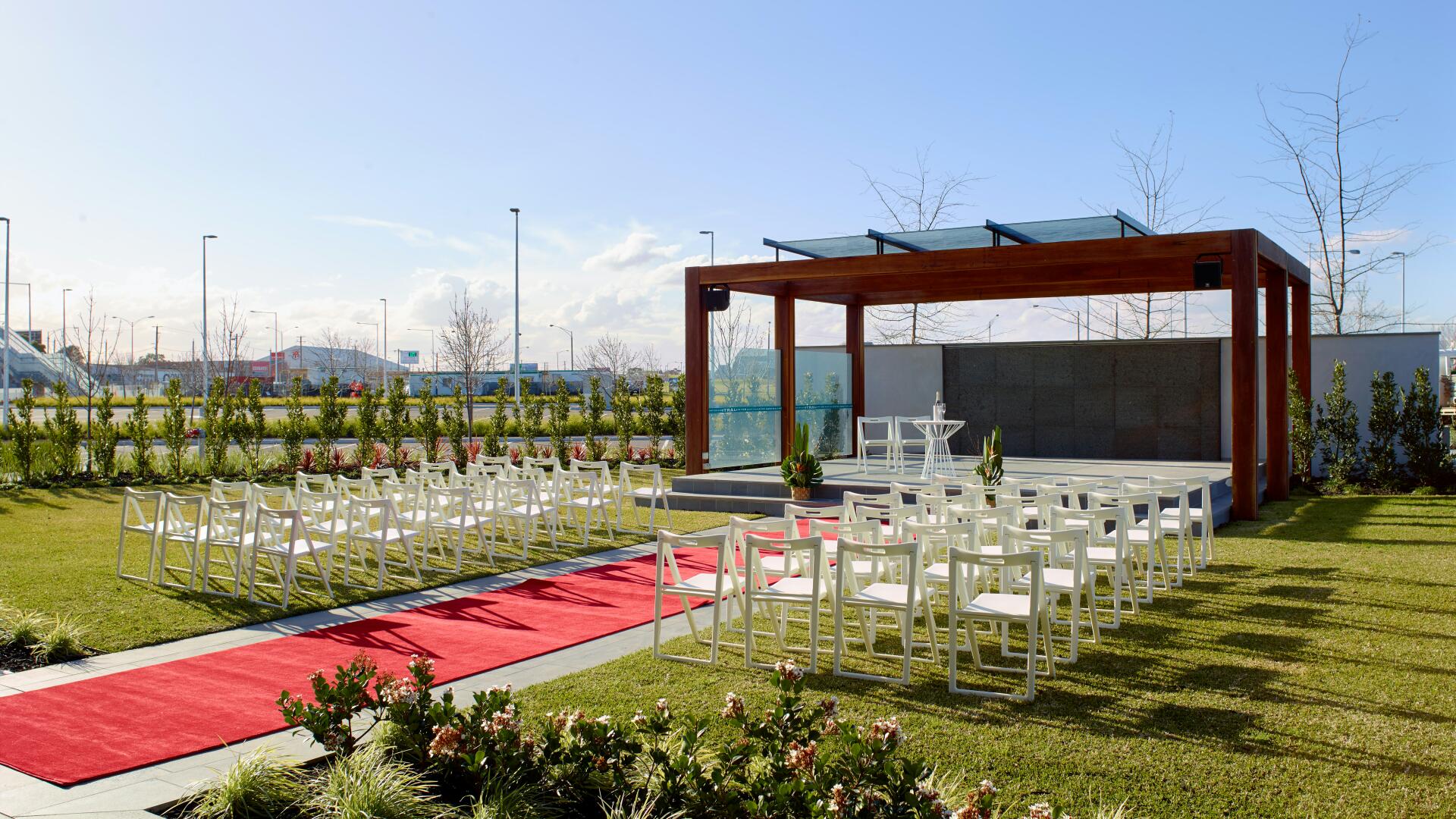 Outdoor Wedding Venues for Rent in Illinois