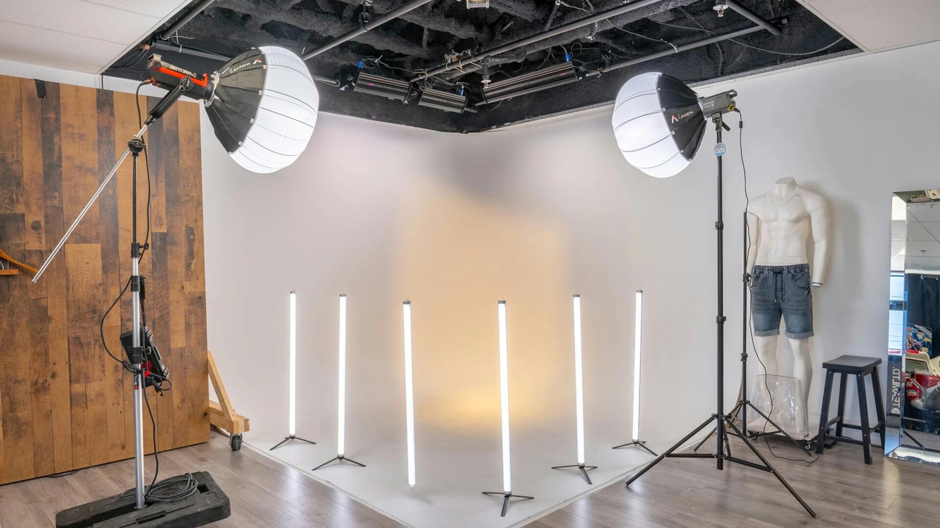 Cheap Photo Studios for Rent in Mississauga, ON