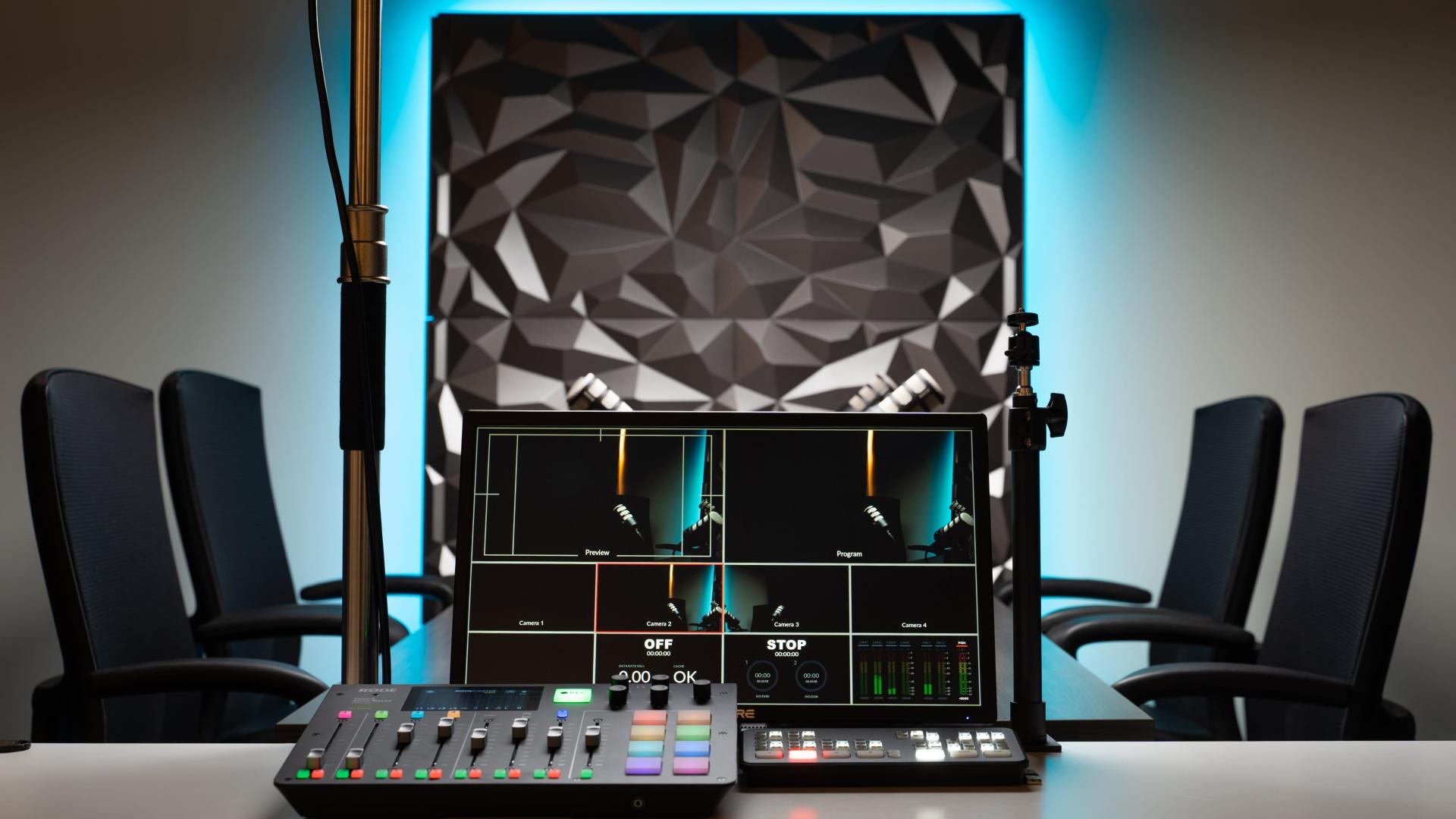 The 16 Best Small Recording Studios for Rent in Chicago, IL