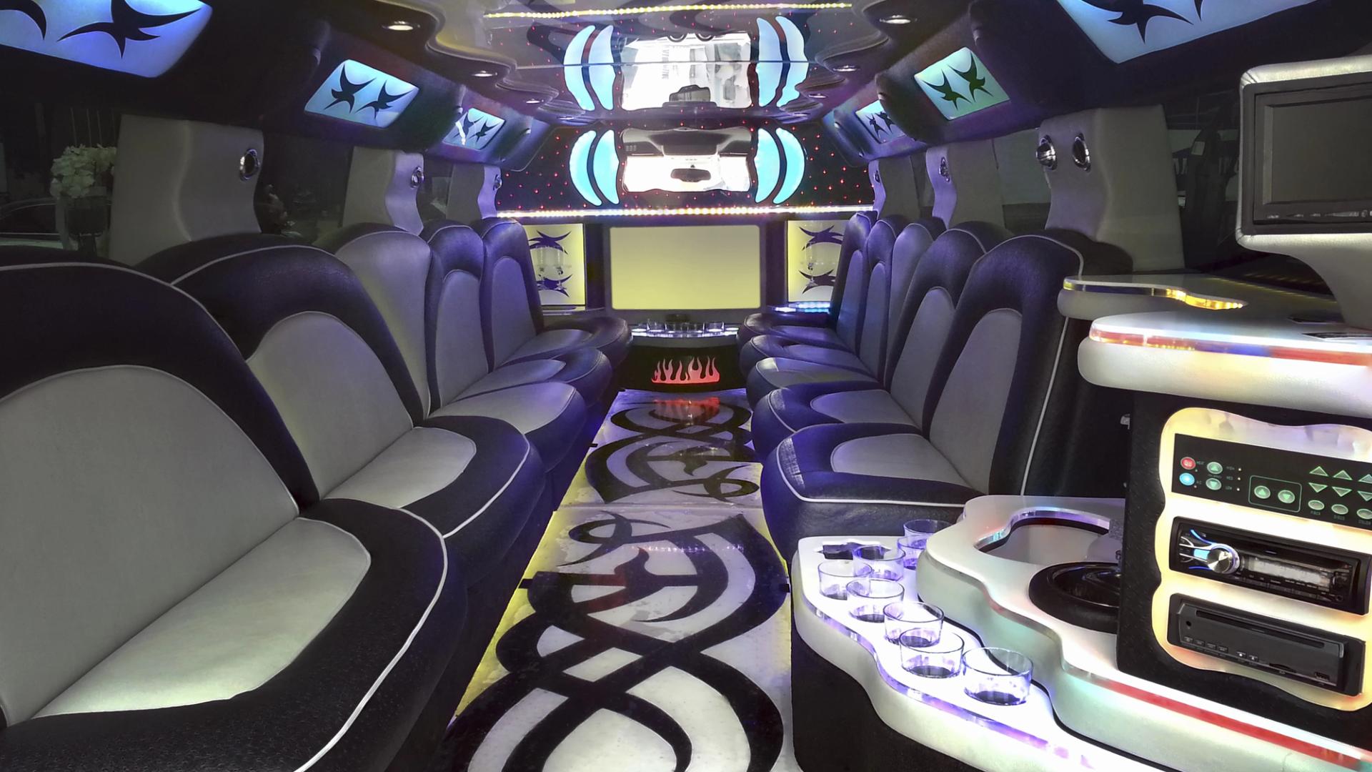 The 16 Best Small Party Buses for Rent in New York City, NY Tagvenue