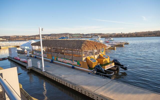 Waterfront Venues in Miami, FL