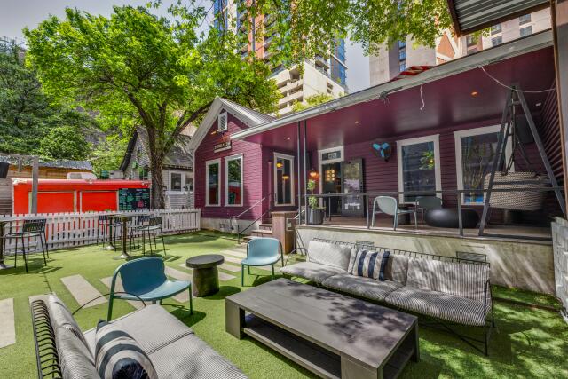 Lounges in Chicago, IL
