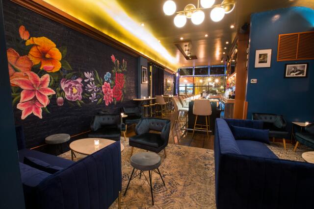 Small Bars in Chicago, IL