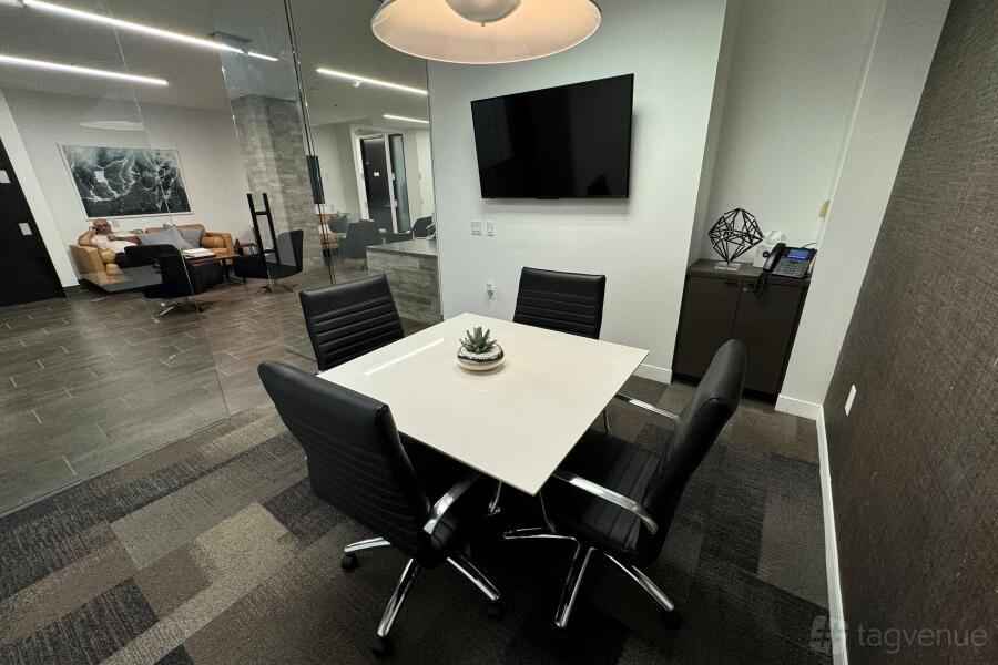 4 Person Meeting Room 4 Person Meeting Room