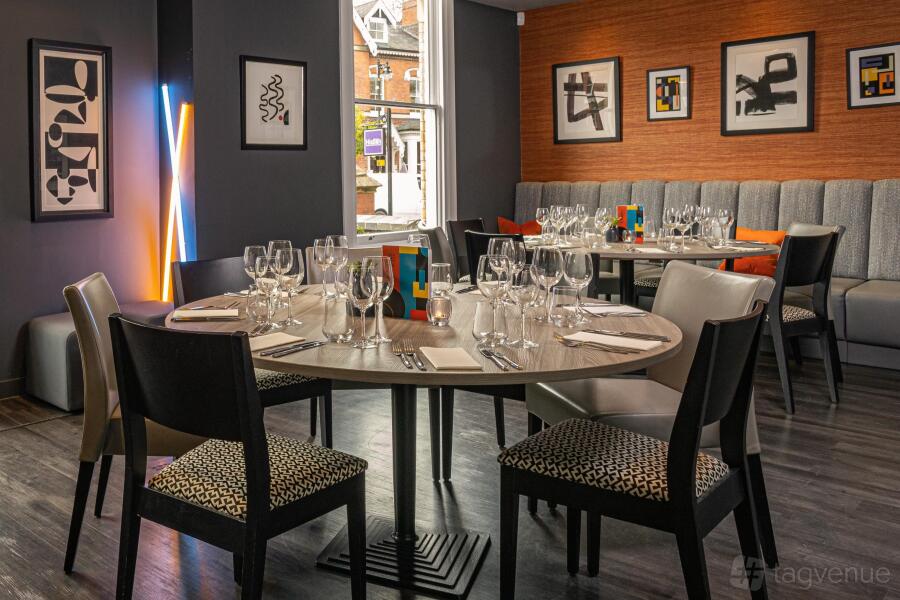 Bar Lounge at