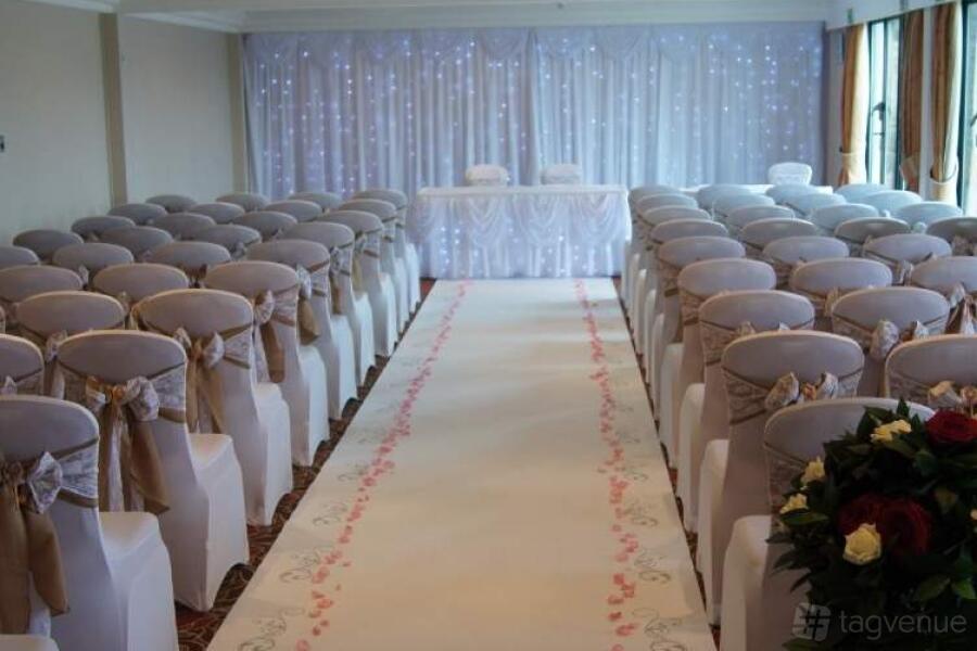 HOLYWELL SUITE HOLYWELL SUITE