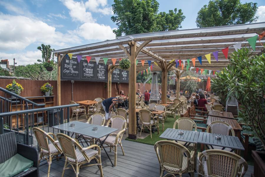Garden Lounge at