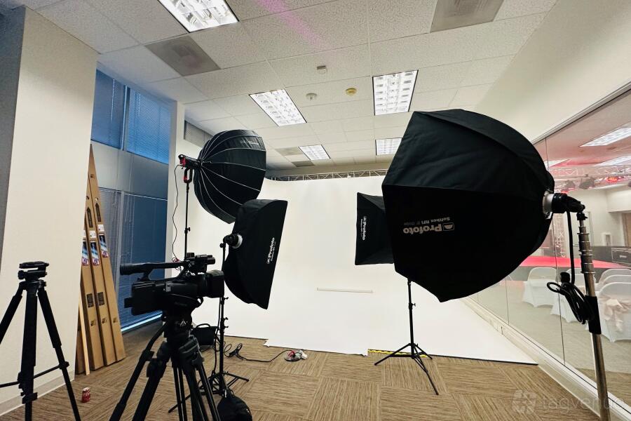 Pasadena Photo Studio Cyc Wall Pasadena Photo Studio Cyc Wall
