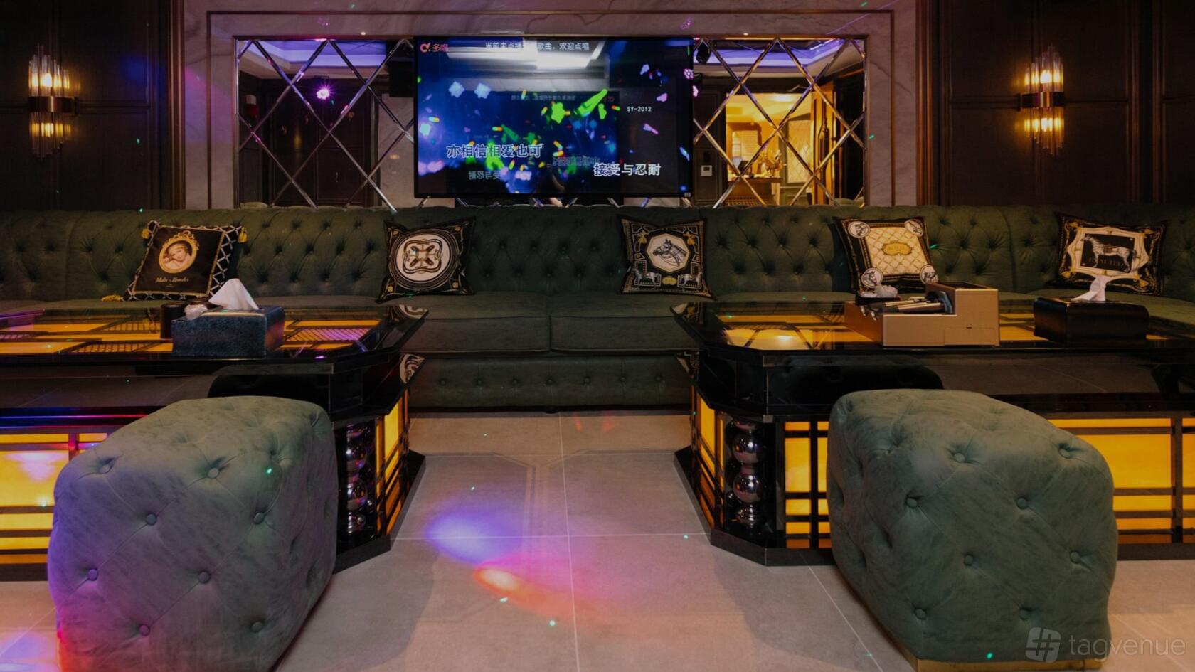 Frontman Computer Vip Room Large VIP Room - Sugar karaoke - Event Venue Hire - Tagvenue.com