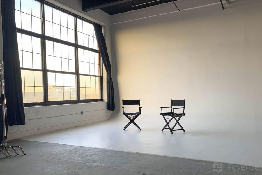 HUGE Studio CYC Wall Bushwick at