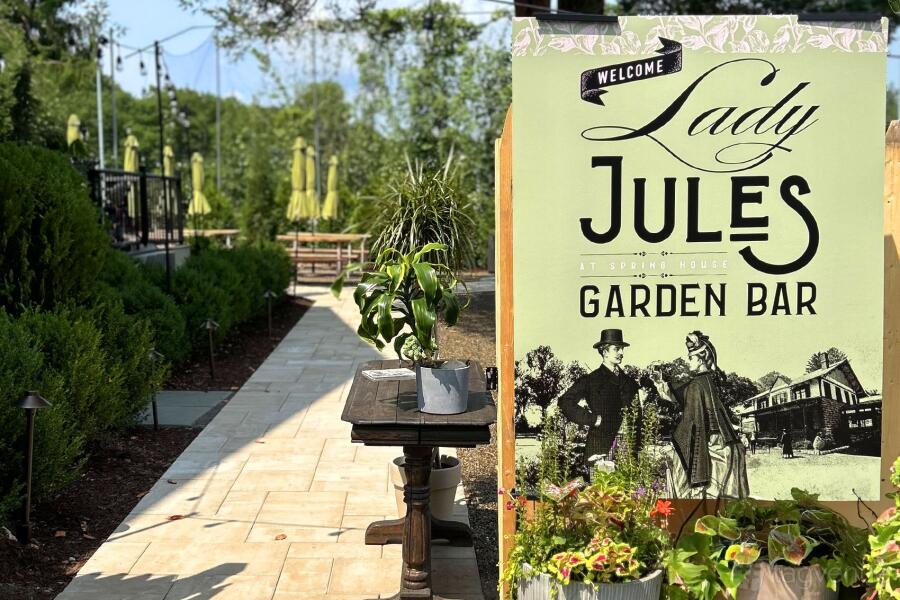 Garden Bar at