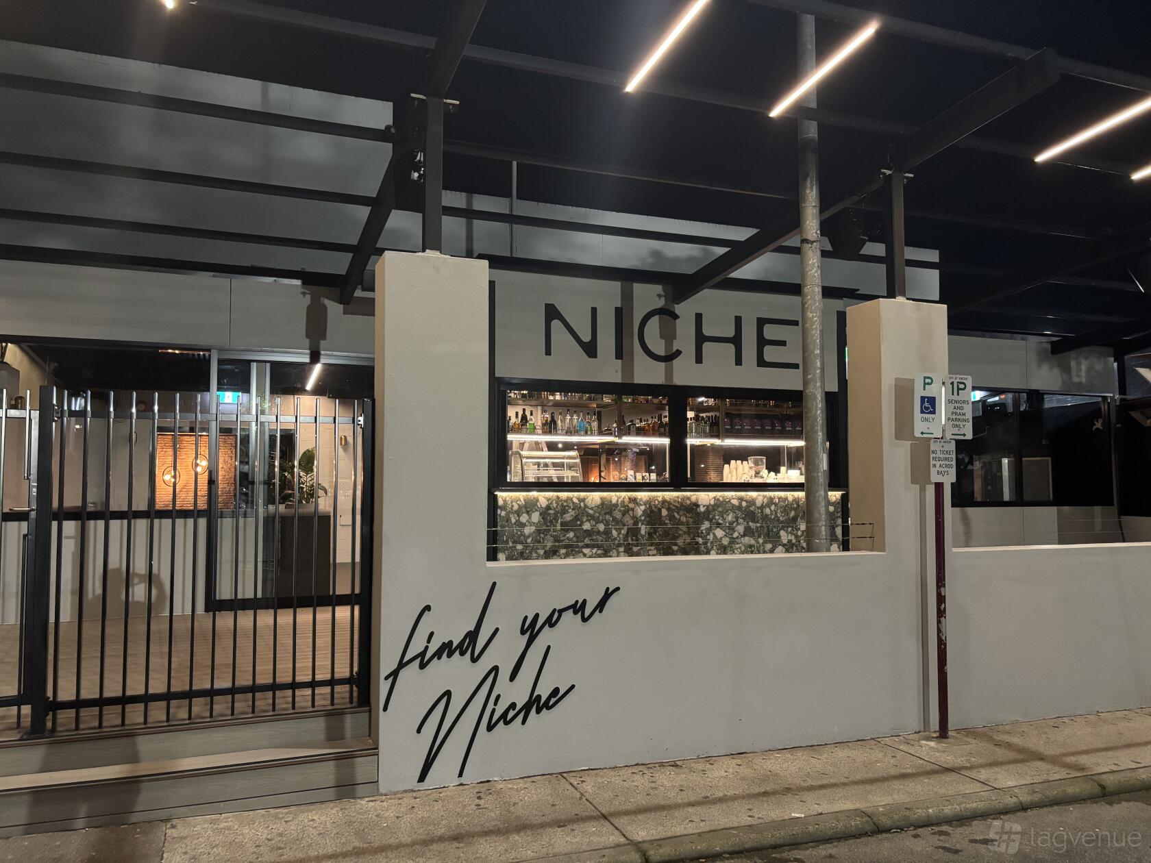 Half - The Deck - Niche Bar - Event Venue Hire - Tagvenue.com
