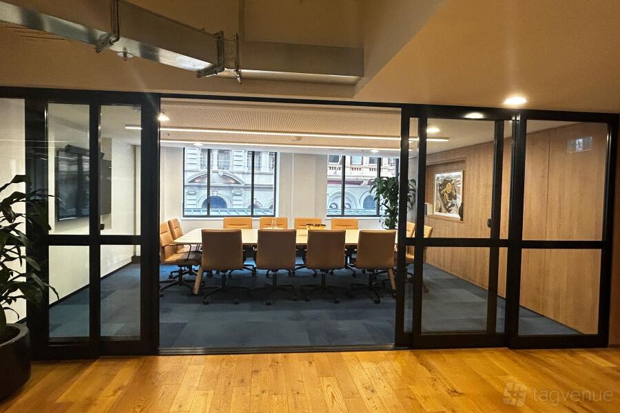 Spacious CBD Meeting Room Spacious CBD Meeting Room
