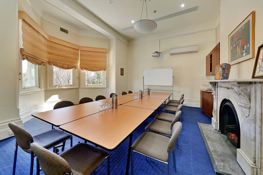 Naughtin Room Naughtin Room