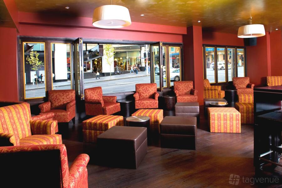 Lounge Lounge