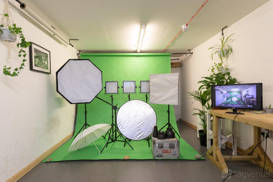 Film & Photography Studio Film & Photography Studio