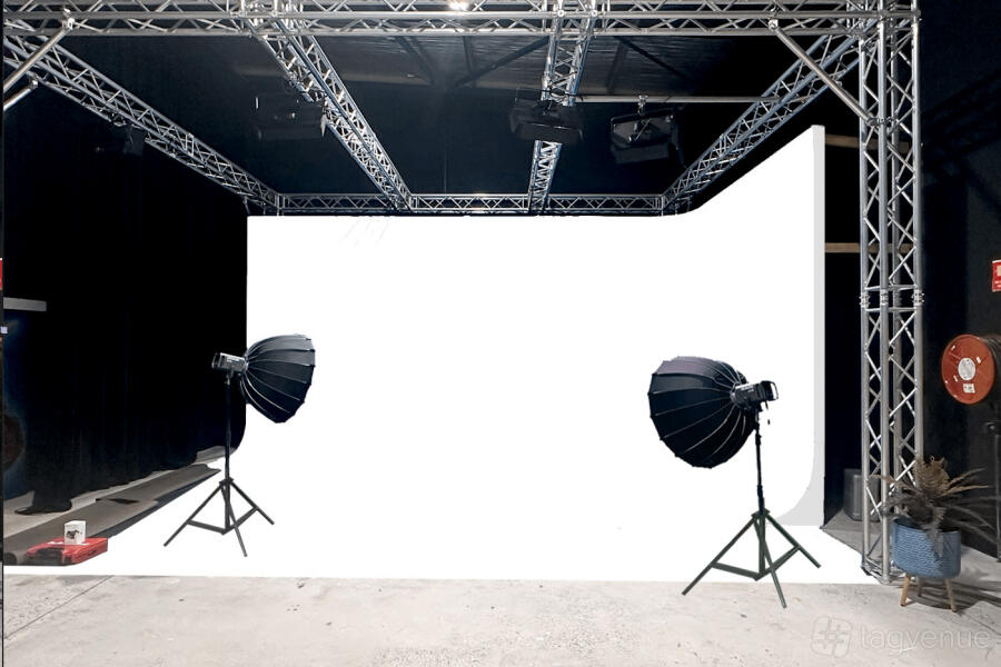Photography/Video CYC Studio Photography/Video CYC Studio