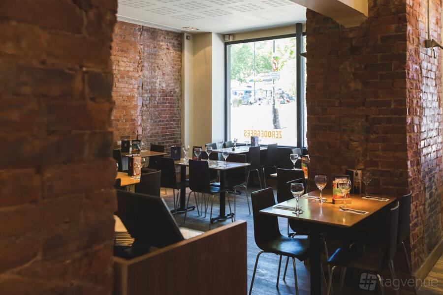 Restaurant & Bar at