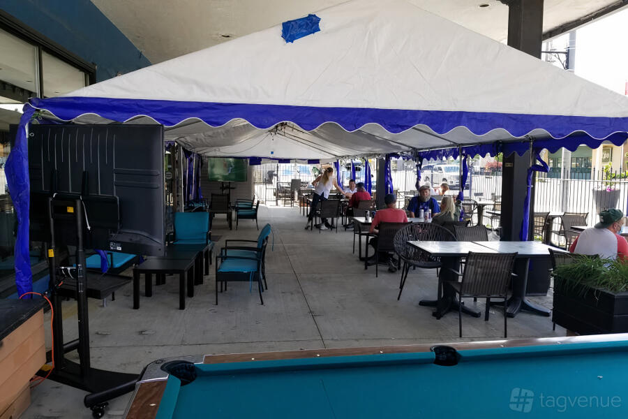 Outdoor Patio at Maple Leaf House Grill & Lounge