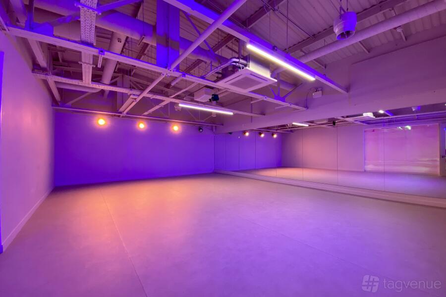 STUDIO 2 STUDIO 2