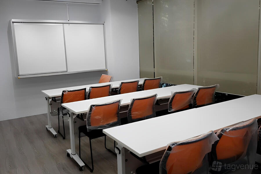 Meeting Room 2 at AccTrain Academy @ Sunshine Plaza